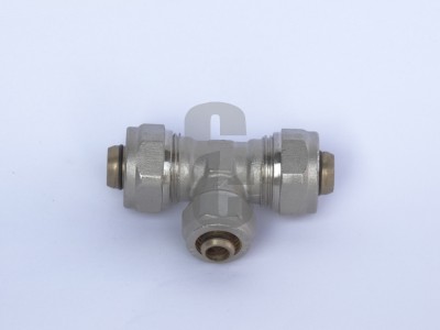 Адаптор троен ф20х16х20                                                                                                                                                                                                                                                                                     